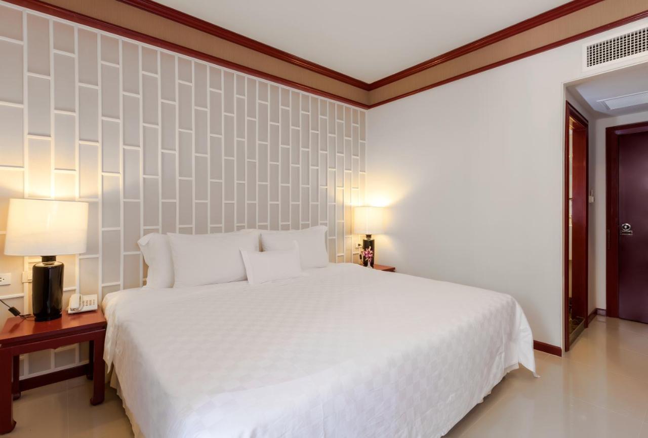 The Top Patong Resort Exterior foto